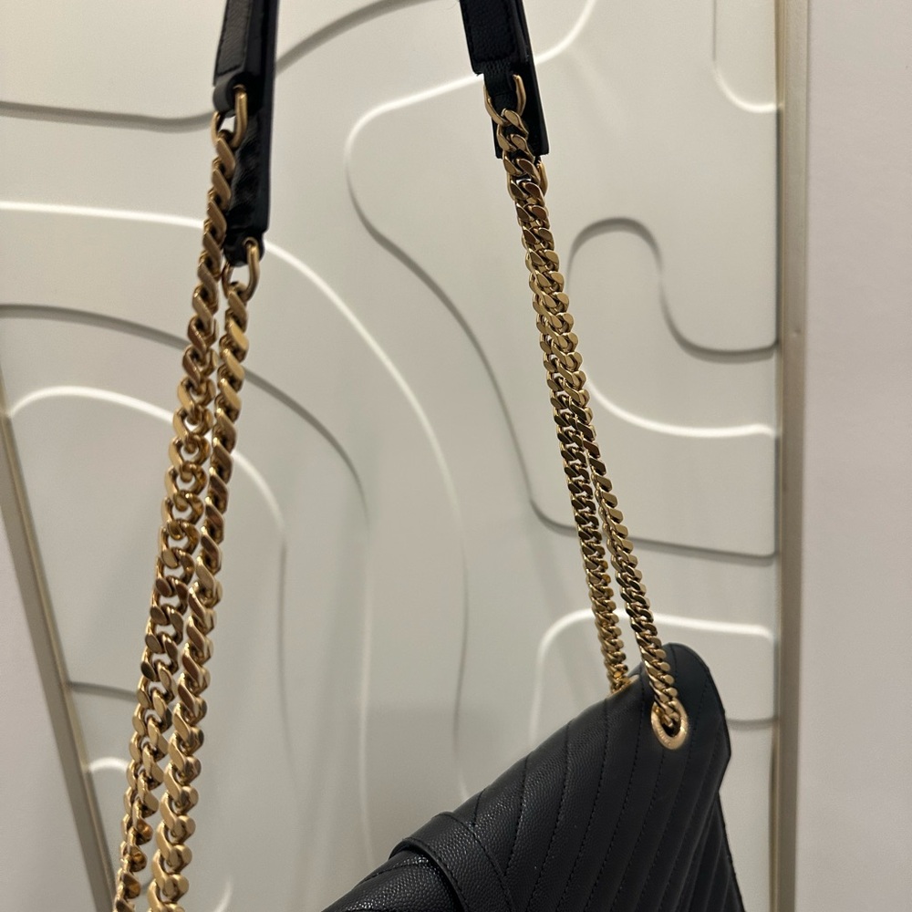 Yves Saint Laurent Black Quilted Shoulder Bag with Gold Chain Size LARGE - Picture 6 of 9